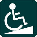 エントランスの段差にはスロープを設置